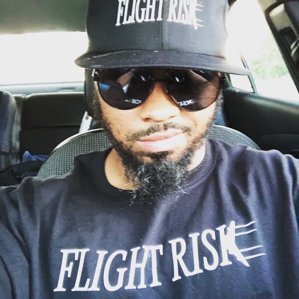 Flight Risk wear - Picture 3 of 4